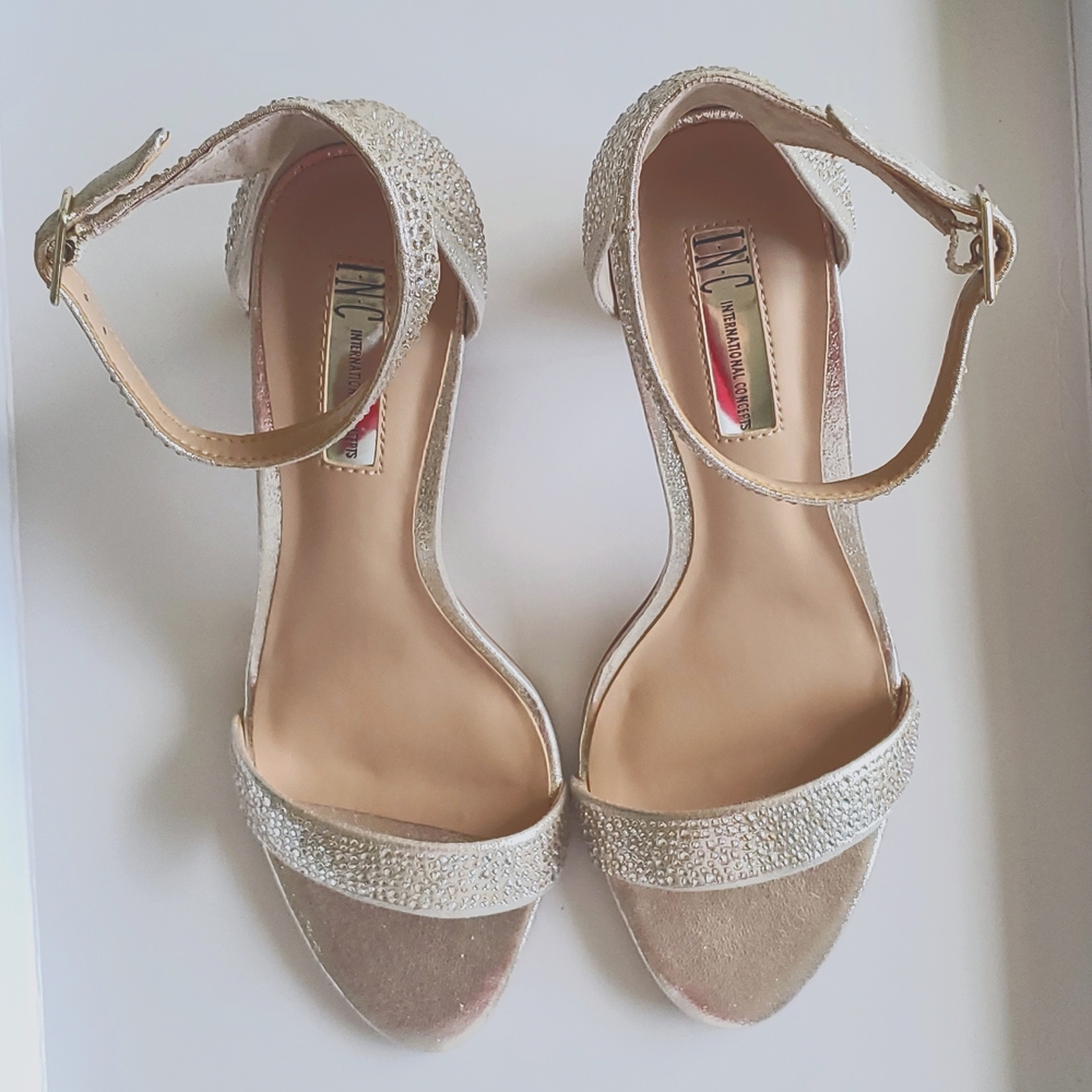 INC International Concepts Pearl Gold Kivah Heel Dress Sandals 8.5M